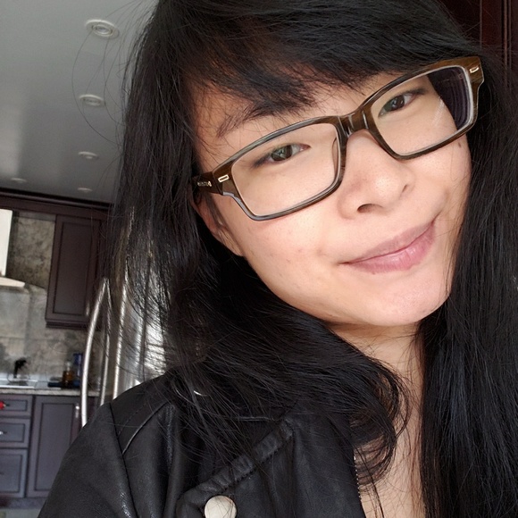 Meet your Posher, Julie - Picture 1 of 1